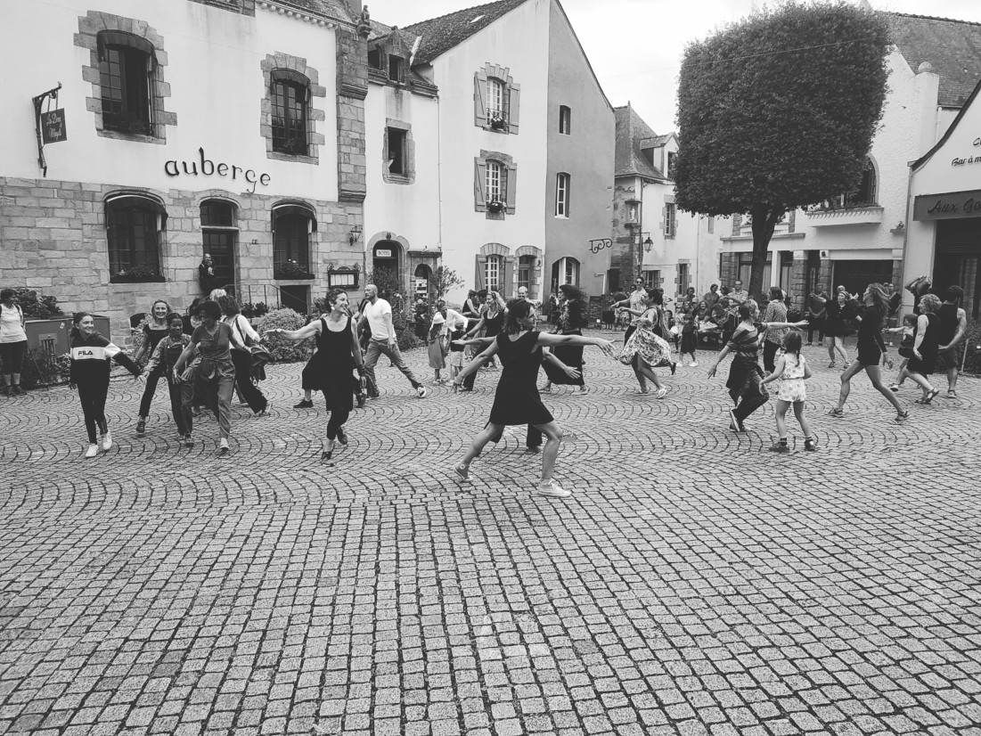 danse ta ville peggy bosc la roche bernard place du bouffay